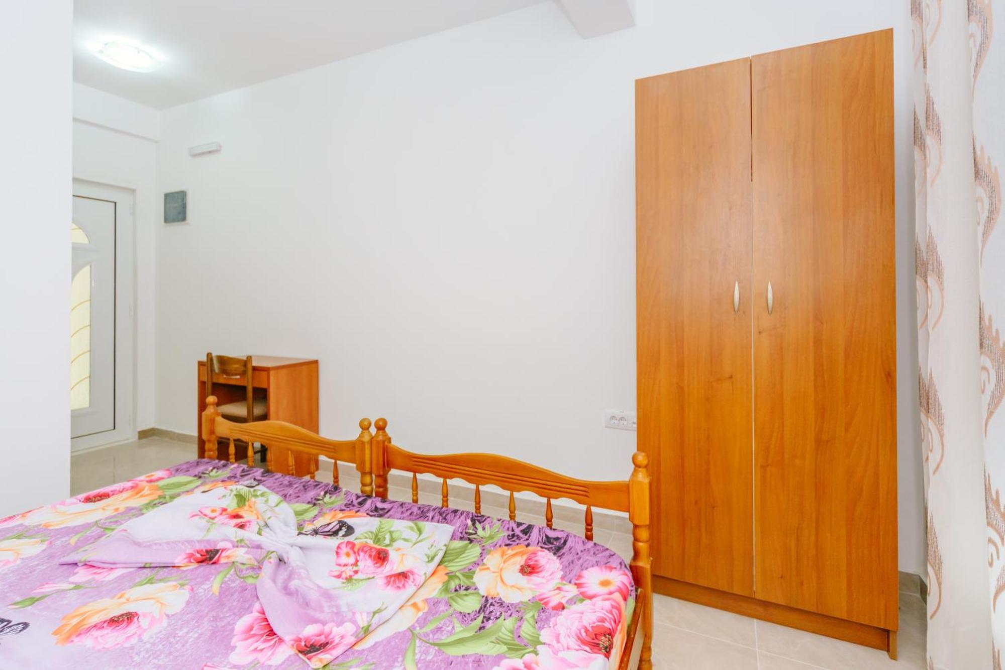Teuta Apartments Улцинь Екстер'єр фото