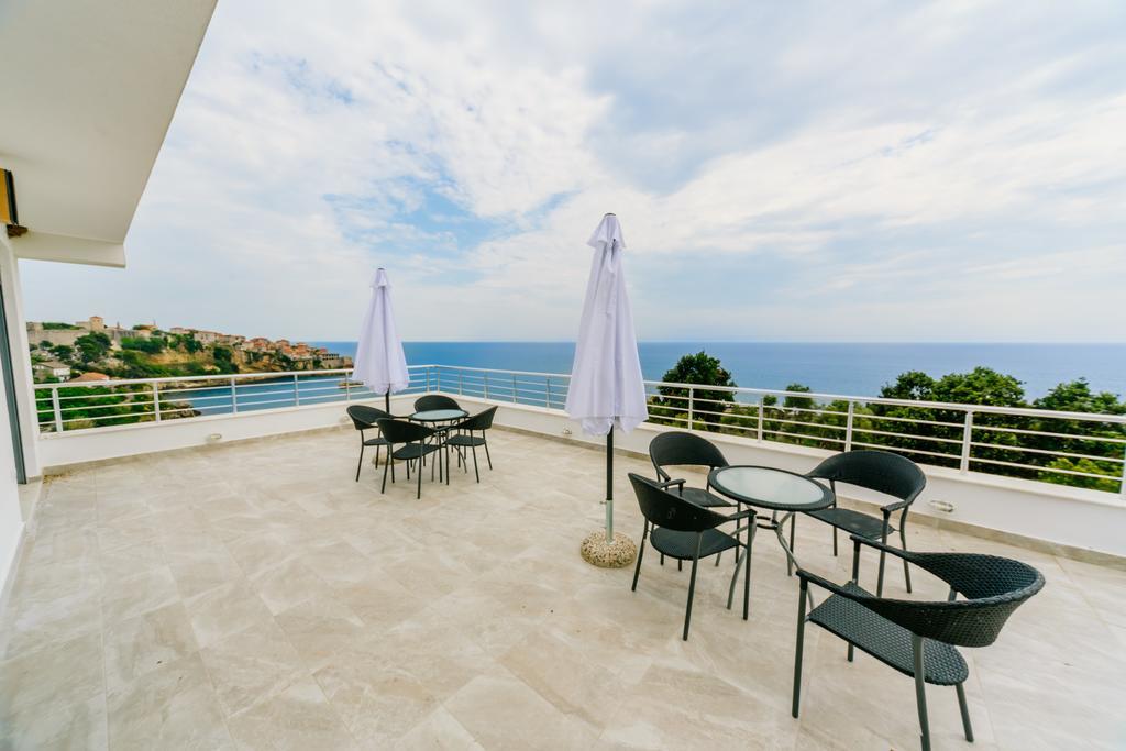 Teuta Apartments Улцинь Екстер'єр фото