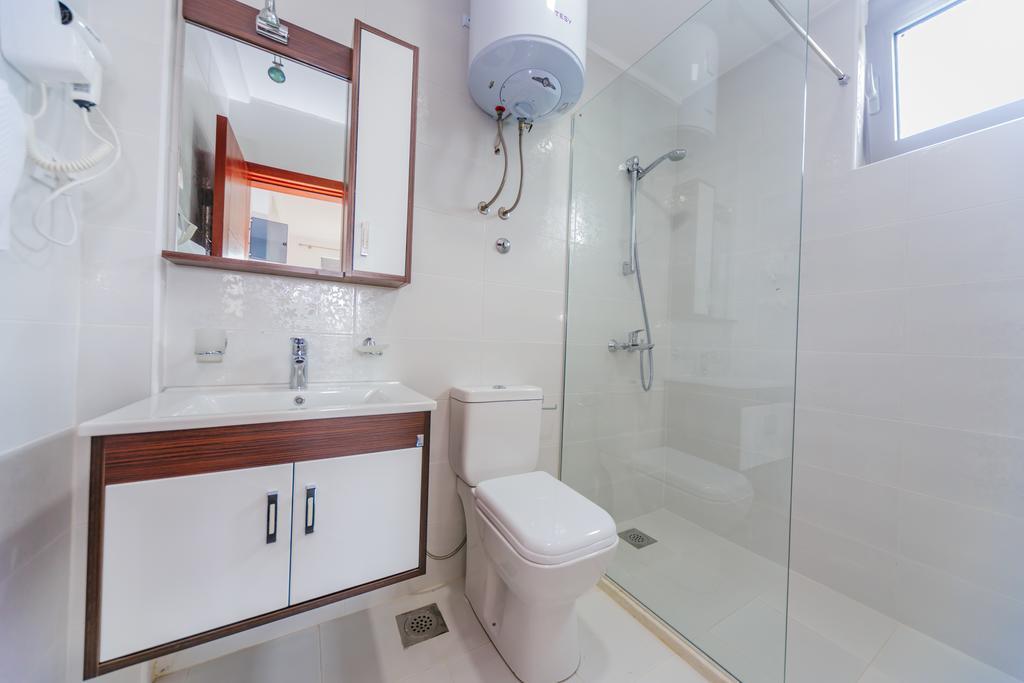 Teuta Apartments Улцинь Екстер'єр фото