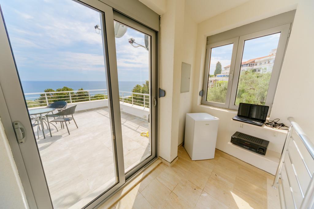 Teuta Apartments Улцинь Екстер'єр фото