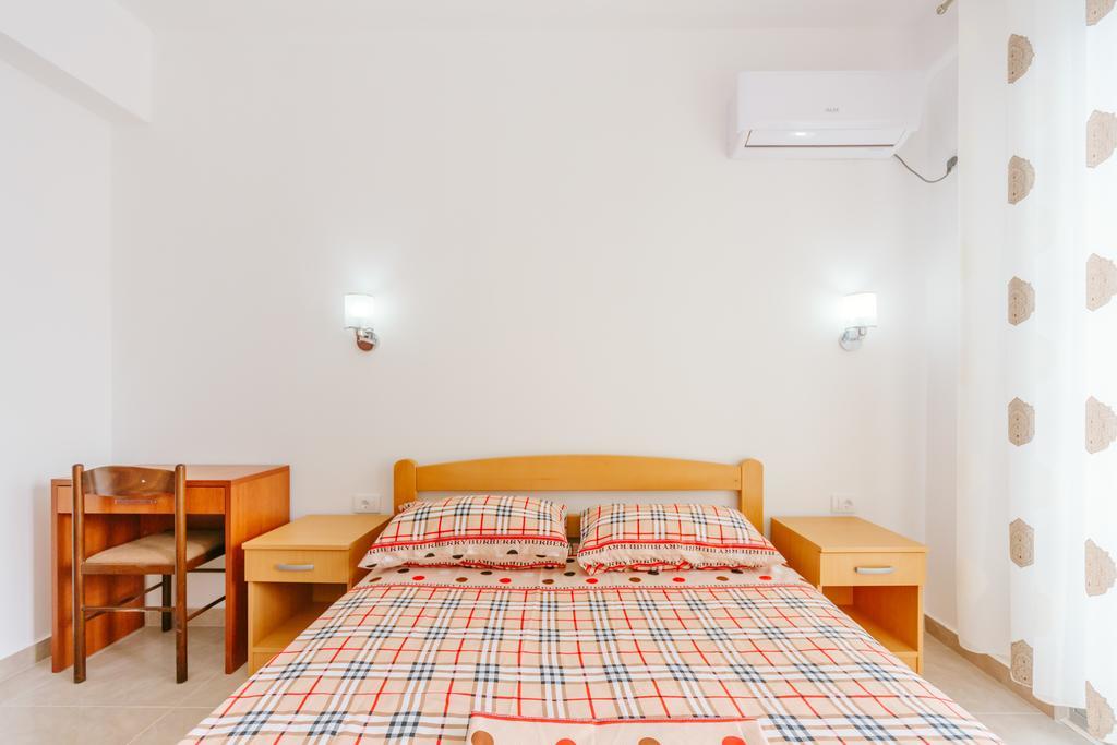 Teuta Apartments Улцинь Екстер'єр фото