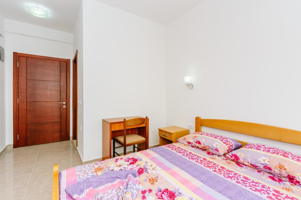 Teuta Apartments Улцинь Екстер'єр фото