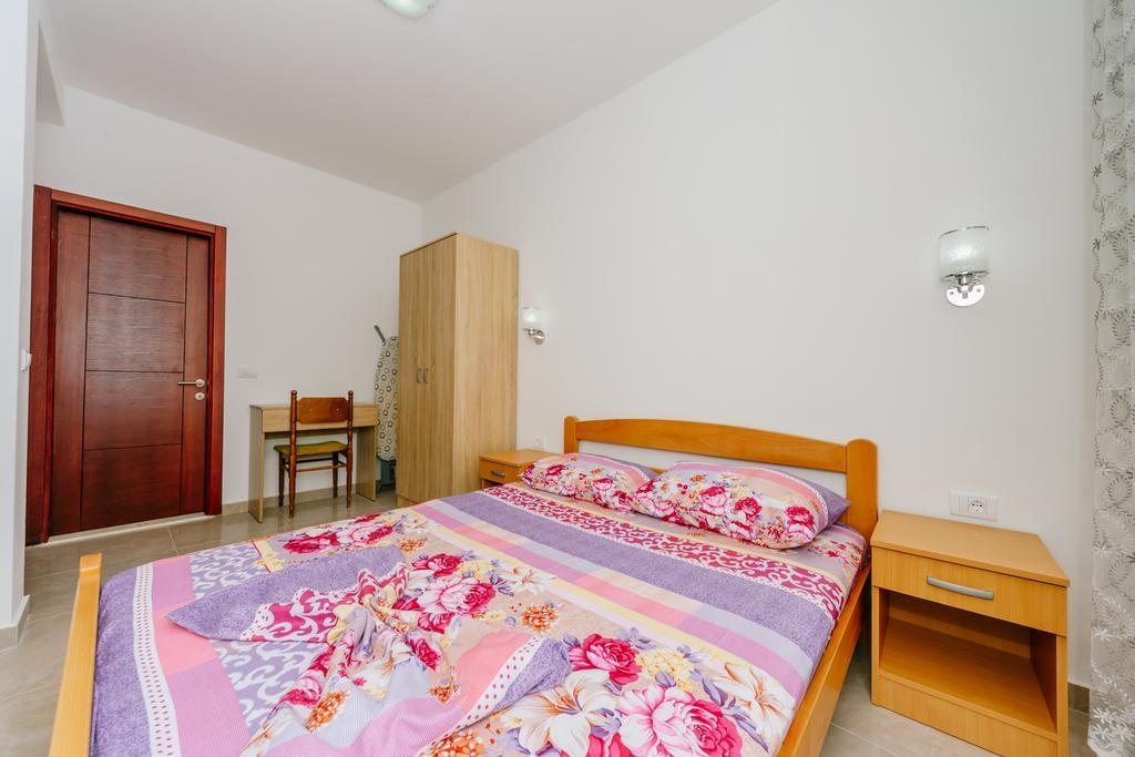 Teuta Apartments Улцинь Екстер'єр фото