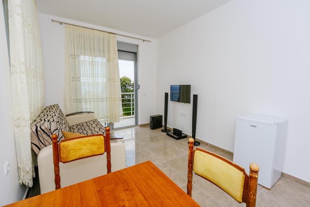 Teuta Apartments Улцинь Екстер'єр фото