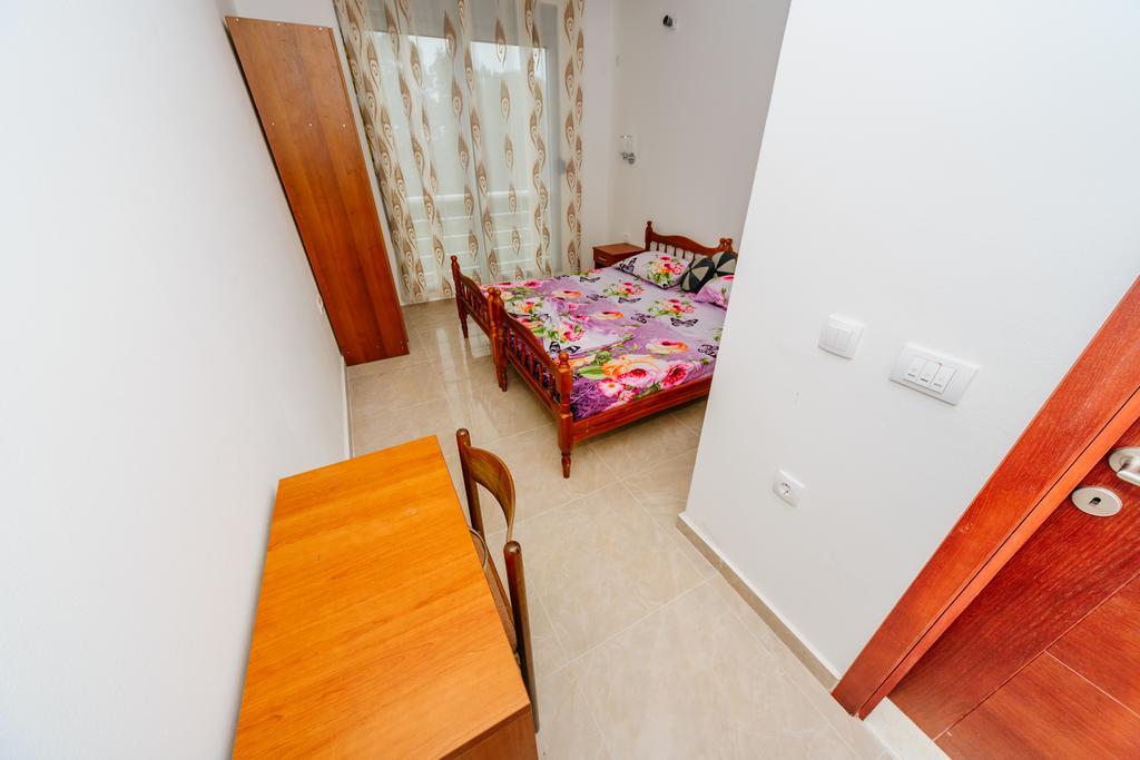 Teuta Apartments Улцинь Екстер'єр фото